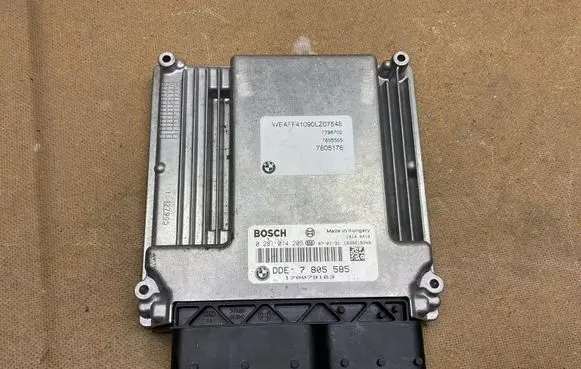 BMW X5 E70 Engine control unit/module 7796702 7805585 0281014205