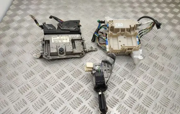 Toyota Aygo AB40 Engine ECU kit and lock set 897820H020 827300H030 827300H030A