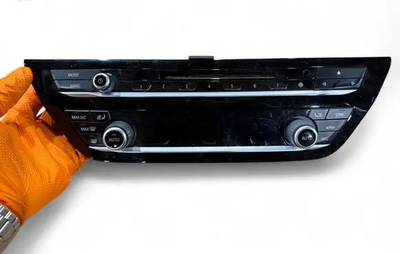 BMW M5 F90 Climate control unit 11419110 6993494 18B150PP1033