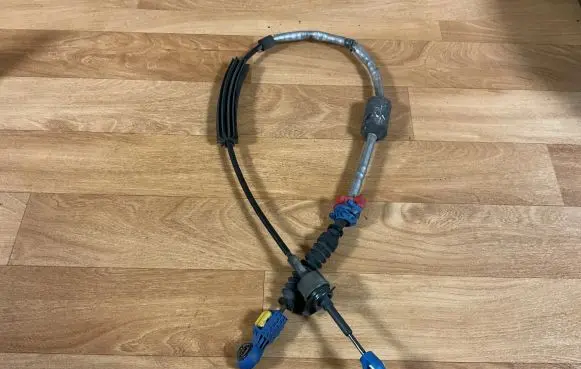 Peugeot 407 Gear shift cable linkage
