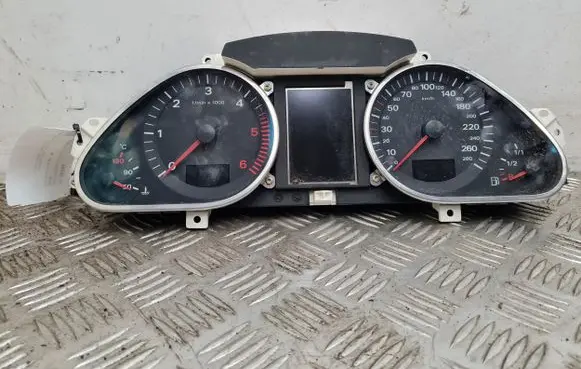 Audi A6 S6 C6 4F Speedometer (instrument cluster) 4F0920932J