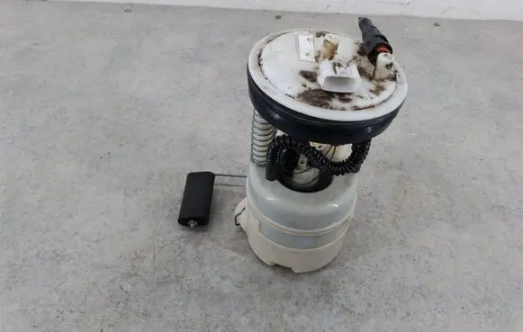 Nissan Tiida C11 In-tank fuel pump 