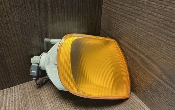 Front indicator light