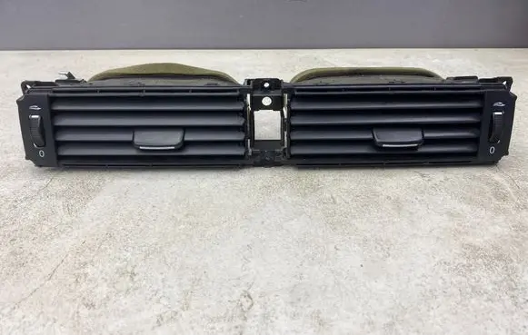 Volvo V70 Dash center air vent grill 30643315 30676292 30755181