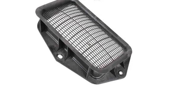 Quarter panel pressure vent