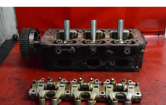 Chrysler Pacifica Engine head 4792728AA