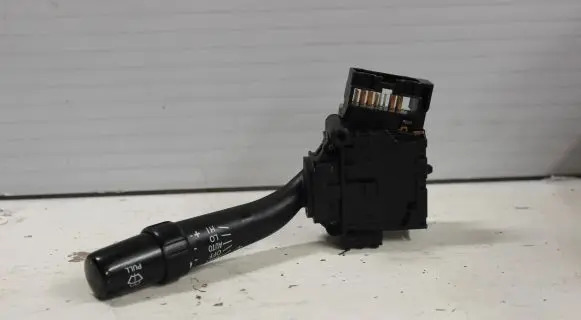 Toyota Avensis T250 Wiper control stalk 173654