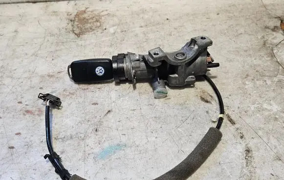 Volkswagen Sharan Ignition lock 4B0905851B