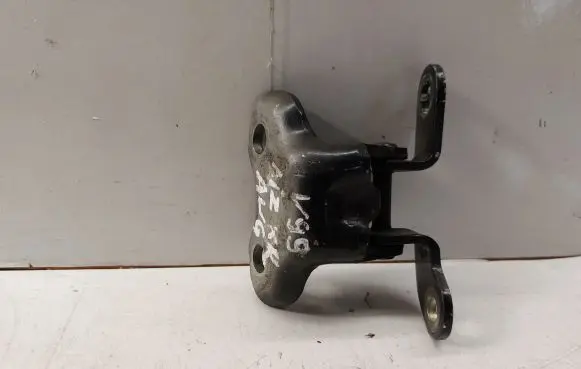 Toyota Corolla Verso AR10 Rear door upper hinge 687600F010