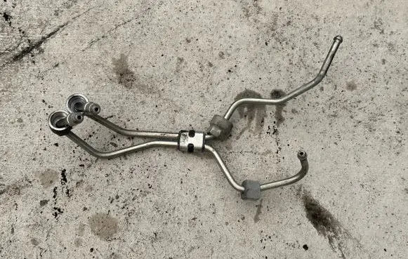 Volvo V60 Fuel injector supply line/pipe 