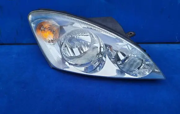 KIA Ceed Headlight/headlamp 921021H000