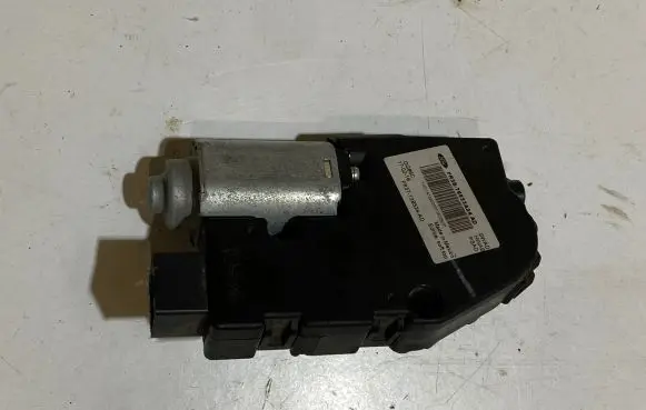 Ford Mustang VI Sunroof motor/actuator FR3B76533A24AD FR3T13B524AD
