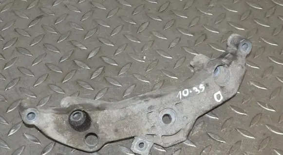 Mini One - Cooper Clubman R55 Engine mounting bracket 6772032