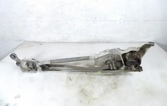 Front wiper linkage and motor