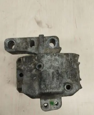 Volkswagen Golf IV Engine mount bracket 1J0199262