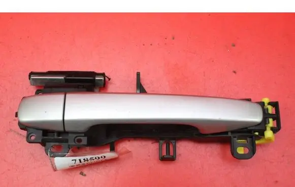 Toyota Avensis Verso Front door exterior handle