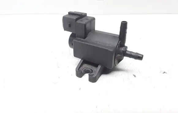 Volvo V60 Turbo solenoid valve 31219977 70261300