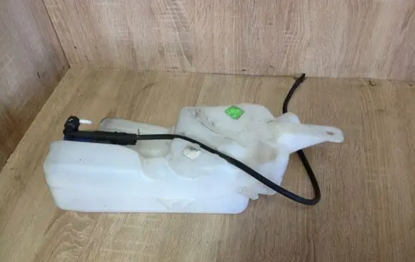 Renault Grand Modus Windshield washer fluid reservoir/tank 8200212701