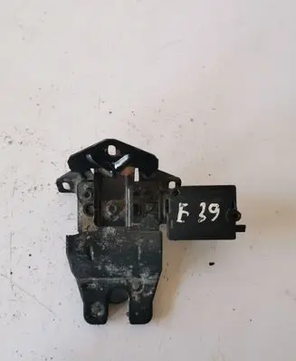 BMW 5 E39 Tailgate/trunk/boot lock/catch/latch 8168892