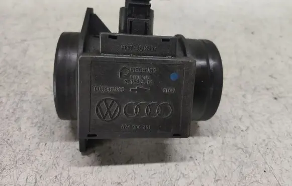 Audi A4 S4 B5 8D Mass air flow meter 71822101 076906461