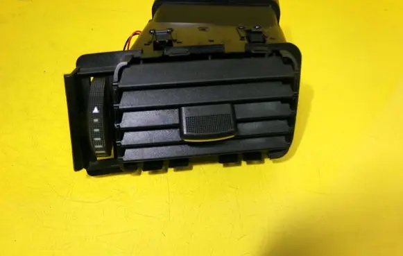 Audi A6 S6 C5 4B Dashboard side air vent grill/cover trim 4B1820901