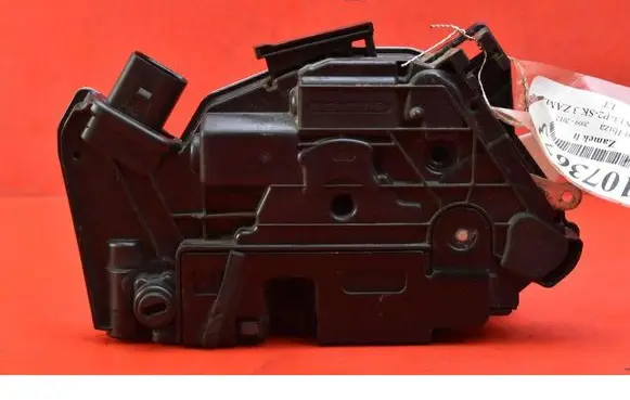 Seat Ibiza IV (6J,6P) Rear door lock 6J0839015C