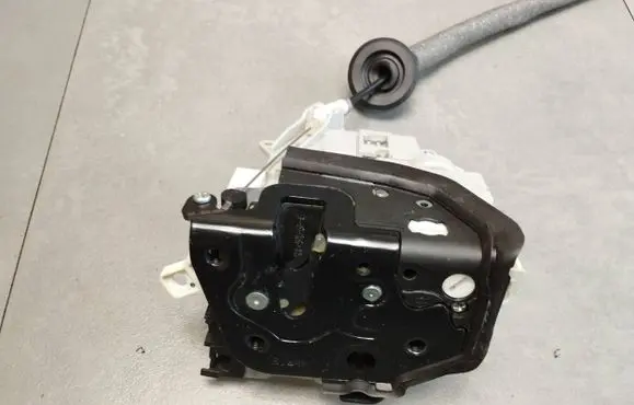 Audi A7 S7 4G Front door lock 8J1837016E