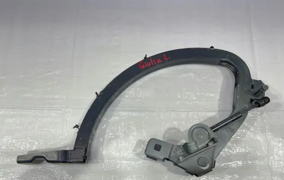 Alfa Romeo Giulia Tailgate/trunk/boot hinge