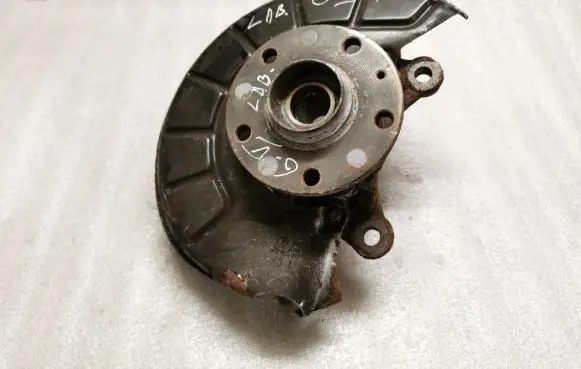 Volkswagen Golf Plus Front wheel hub