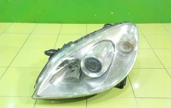 Mercedes-Benz B W245 Headlight/headlamp 0301220601