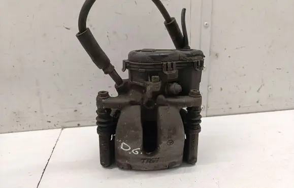 Mercedes-Benz GLA W156 Rear brake caliper