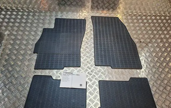 Fiat Linea Car floor mat set S26338181 71804056