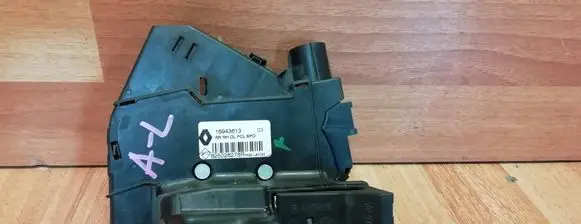 Renault Espace V (RFC) Rear door lock 825026278R 825021381R 16943613