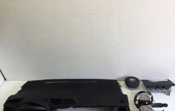 Toyota Yaris Airbag set with panel 909966G30699