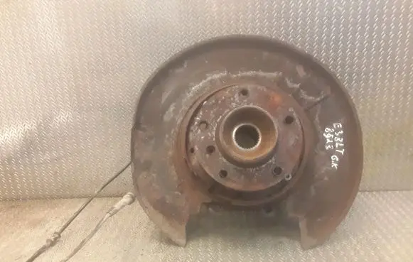 BMW 7 E38 Rear wheel hub