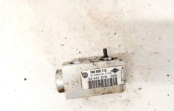 Air conditioning (A/C) expansion valve
