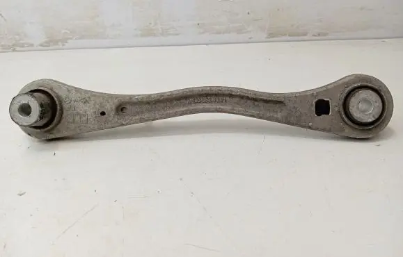 Mercedes-Benz C AMG W205 Rear upper control arm/wishbone A2053520001
