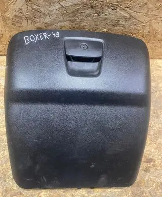 Glove box