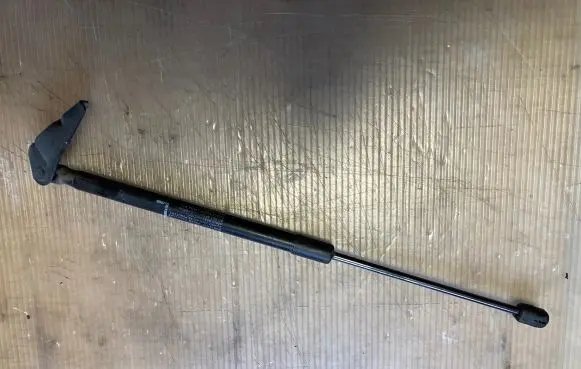 Suzuki SX4 S-Cross Tailgate/trunk strut/damper 8186061M00 34614A23 0700350405N