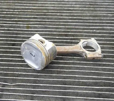 Nissan Note (E11) Piston 