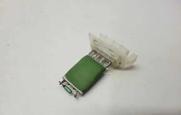 Volkswagen Jetta VI Heater blower motor/fan resistor