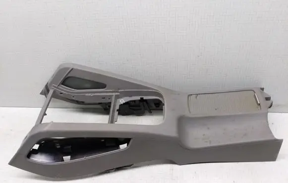 Volkswagen Golf V Center console 1K0862531A