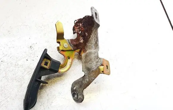 Peugeot 406 Fuel tank opening switch 