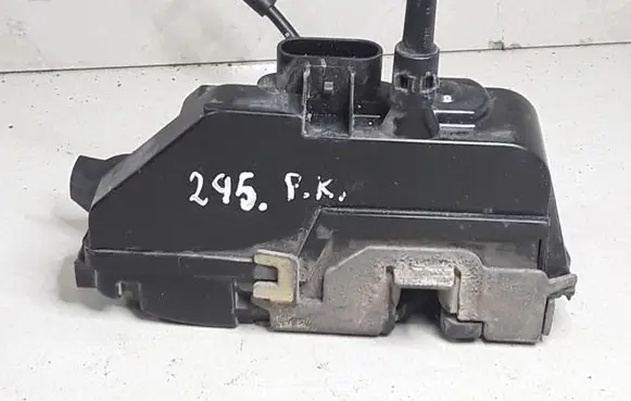 Renault Megane II Front door lock