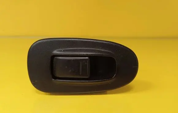 KIA Shuma Electric window control switch 4735101000