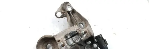 Audi A4 S4 B5 8D Engine mounting bracket 4B0199352B