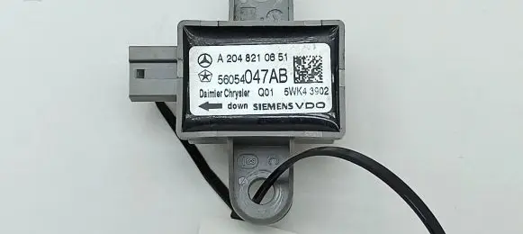 Mercedes-Benz C W204 Airbag deployment crash/impact sensor A2048210651 56054047AB 5WK43902