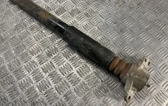 Volkswagen PASSAT B6 Rear shock absorber/damper