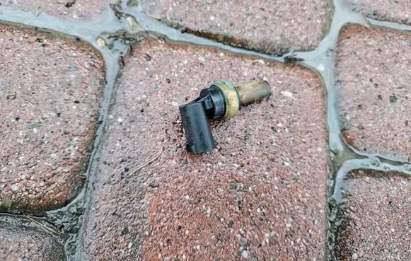 Coolant temperature sensor