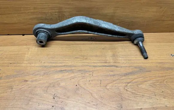 Rear control arm